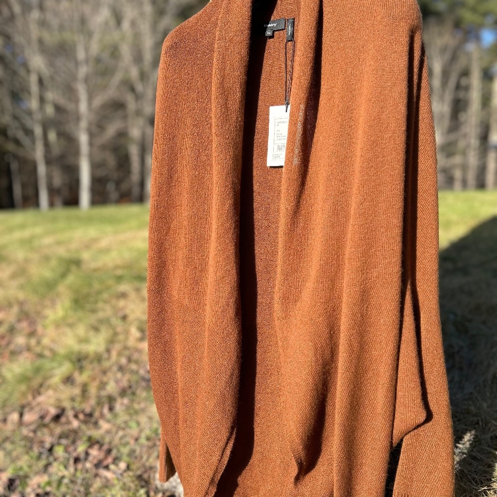 Theory Long Curved Hem Cashmere Cardigan, P/S, Color Syrup